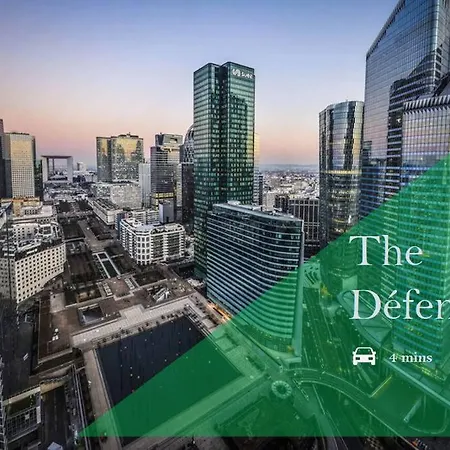 & Expansive Terrace: Urban Oasis In Paris!