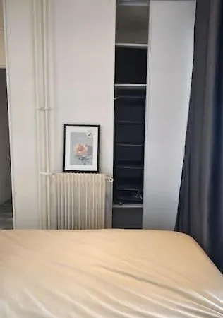 & Expansive Terrace: Urban Oasis In Paris! דירה קורבוו