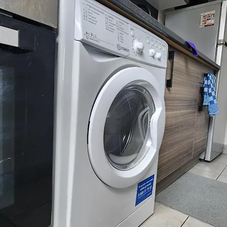 דירה & Expansive Terrace: Urban Oasis In Paris! *